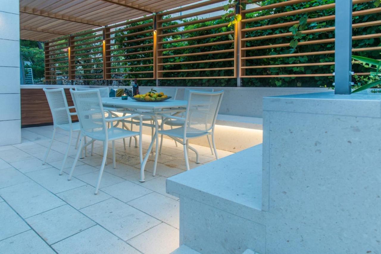 Apartments Villa Medic Brela Esterno foto