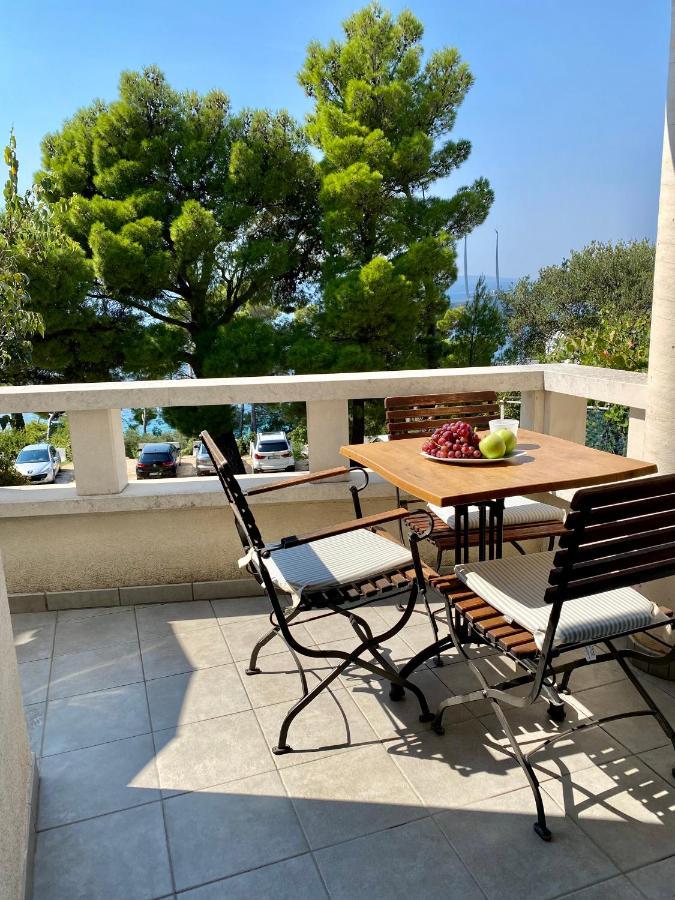 Apartments Villa Medic Brela Esterno foto