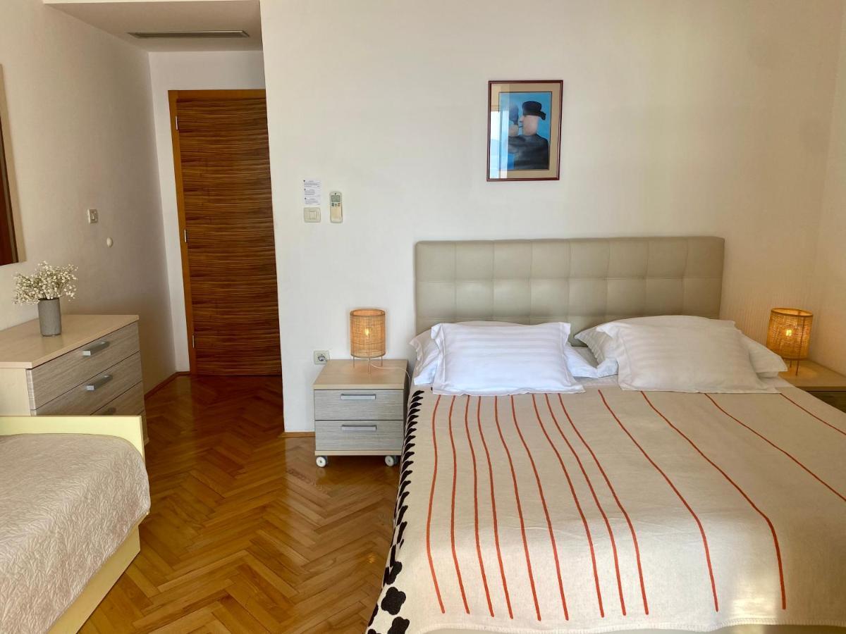 Apartments Villa Medic Brela Esterno foto