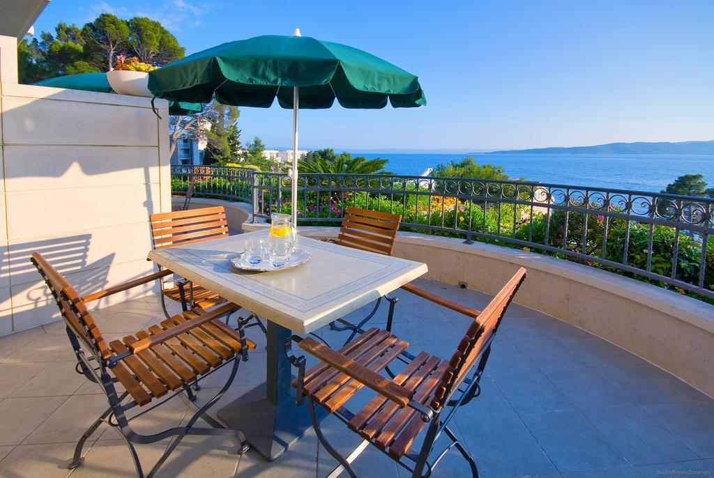 Apartments Villa Medic Brela Esterno foto