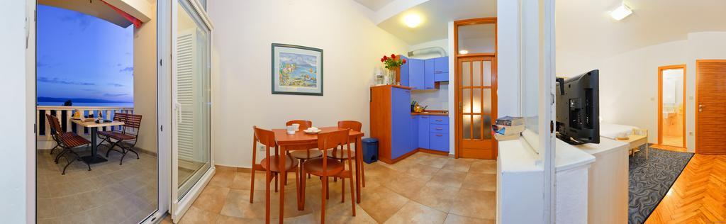 Apartments Villa Medic Brela Esterno foto