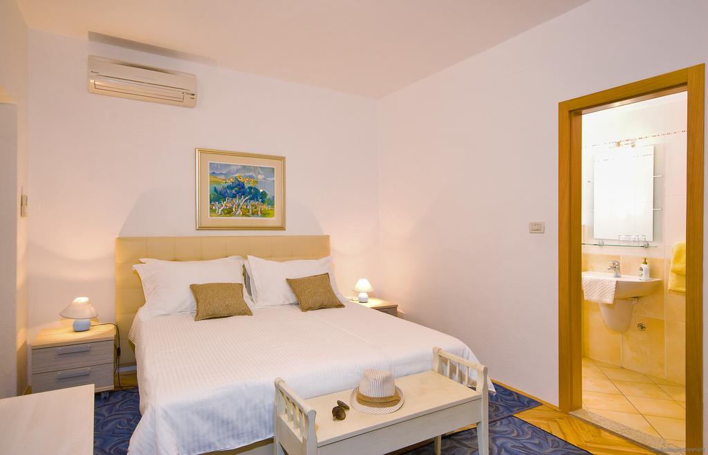 Apartments Villa Medic Brela Esterno foto